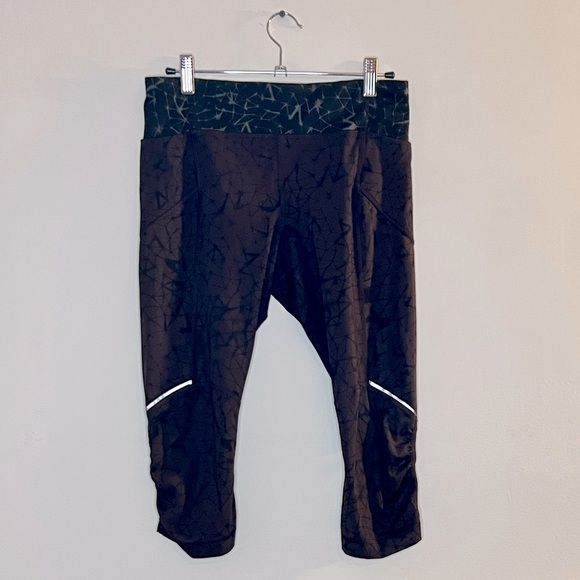 *EUC* Rare Lululemon Stash It Crop Full-On Luxtreme in Star Crushed Black Cherry - Picture 15 of 16